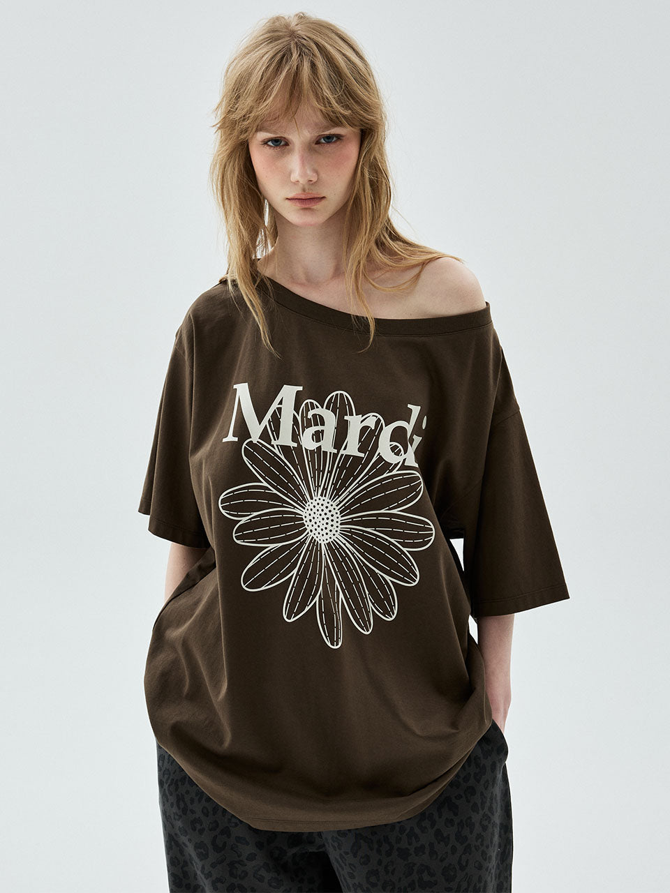 MARDI OVERSIZED TSHIRT OFF SHOULDER FLOWERMARDI_KHAKIBROWN BEIGE