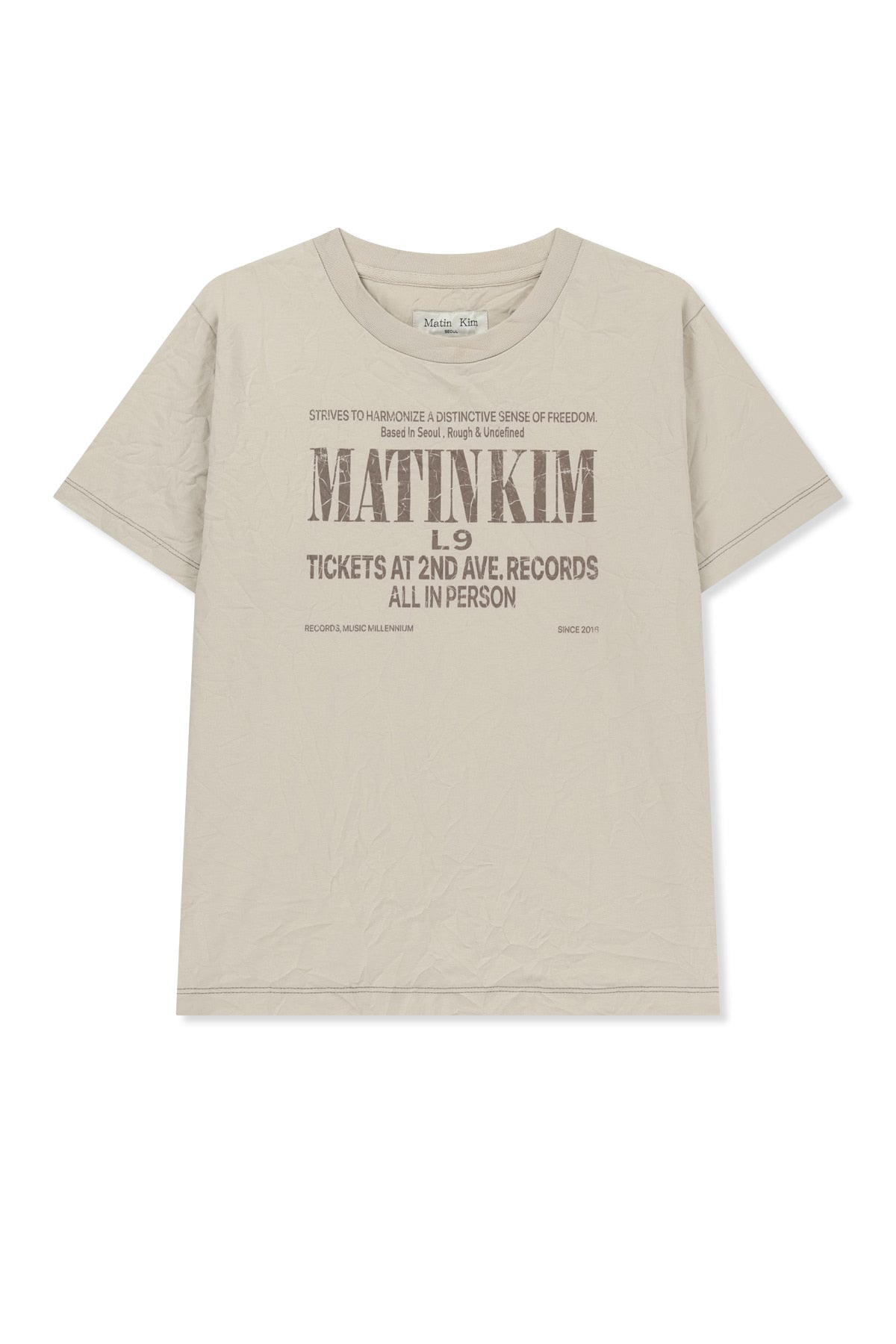 MATIN KIM LETTERING GRAFFITI CREASE TOP IN BEIGE