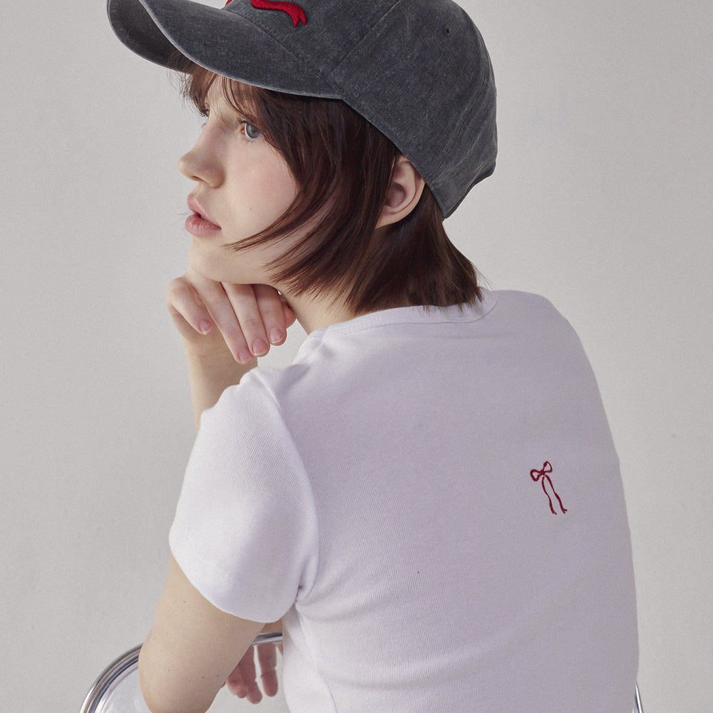 RONRON BACK RIBBON HEART SLIM CROP T SHIRTS WHITE