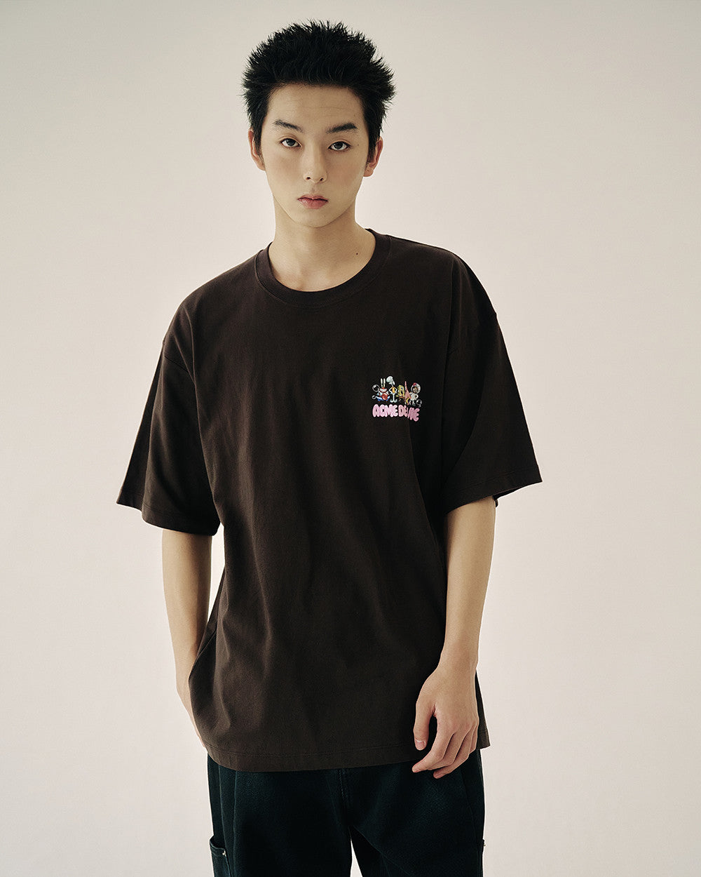 ADLV BUBBLE FONT SPONGEBOB SHORT SLEEVE T-SHIRT DARK BROWN
