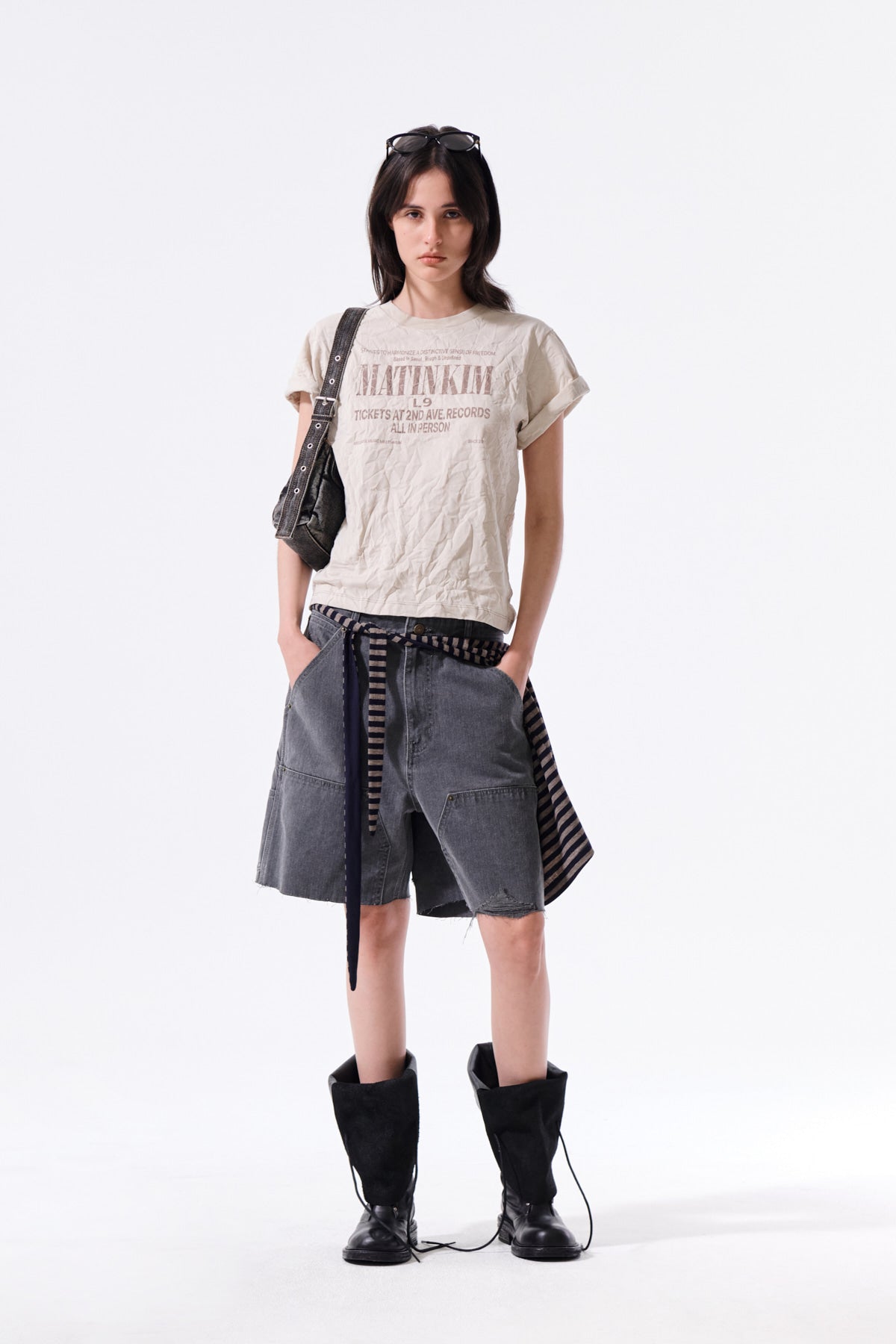 MATIN KIM LETTERING GRAFFITI CREASE TOP IN BEIGE