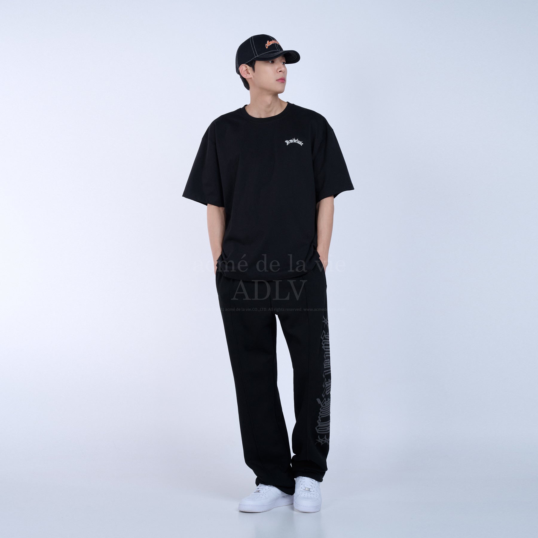 【IN STOCK】ADLV GOLD CHAIN BEAR DOLL SHORT SLEEVE T-SHIRT BLACK