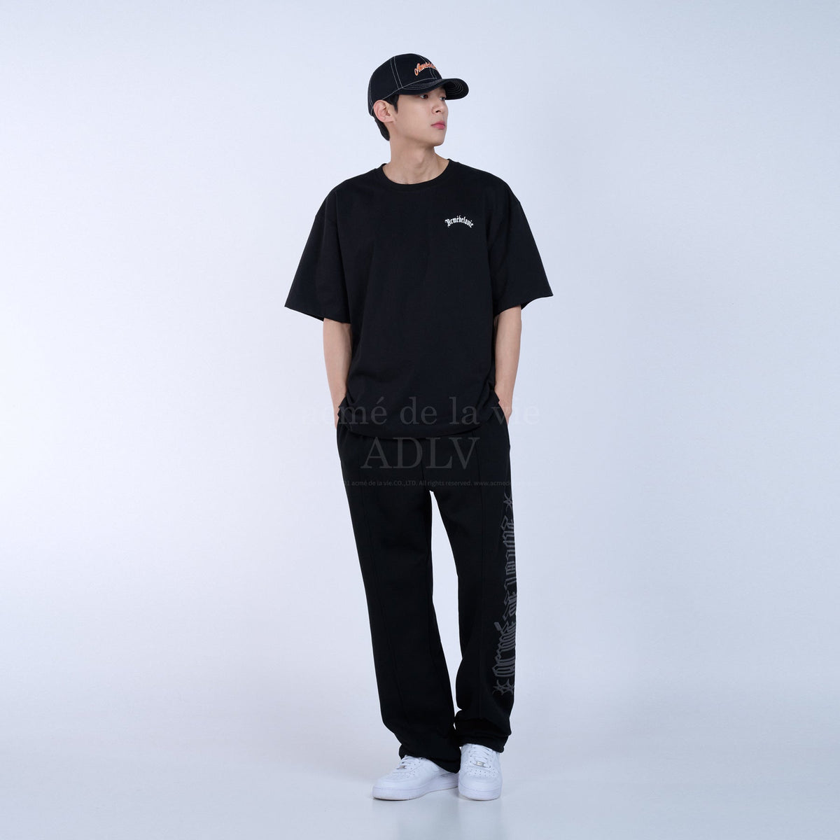 【IN STOCK】ADLV GOLD CHAIN BEAR DOLL SHORT SLEEVE T-SHIRT BLACK