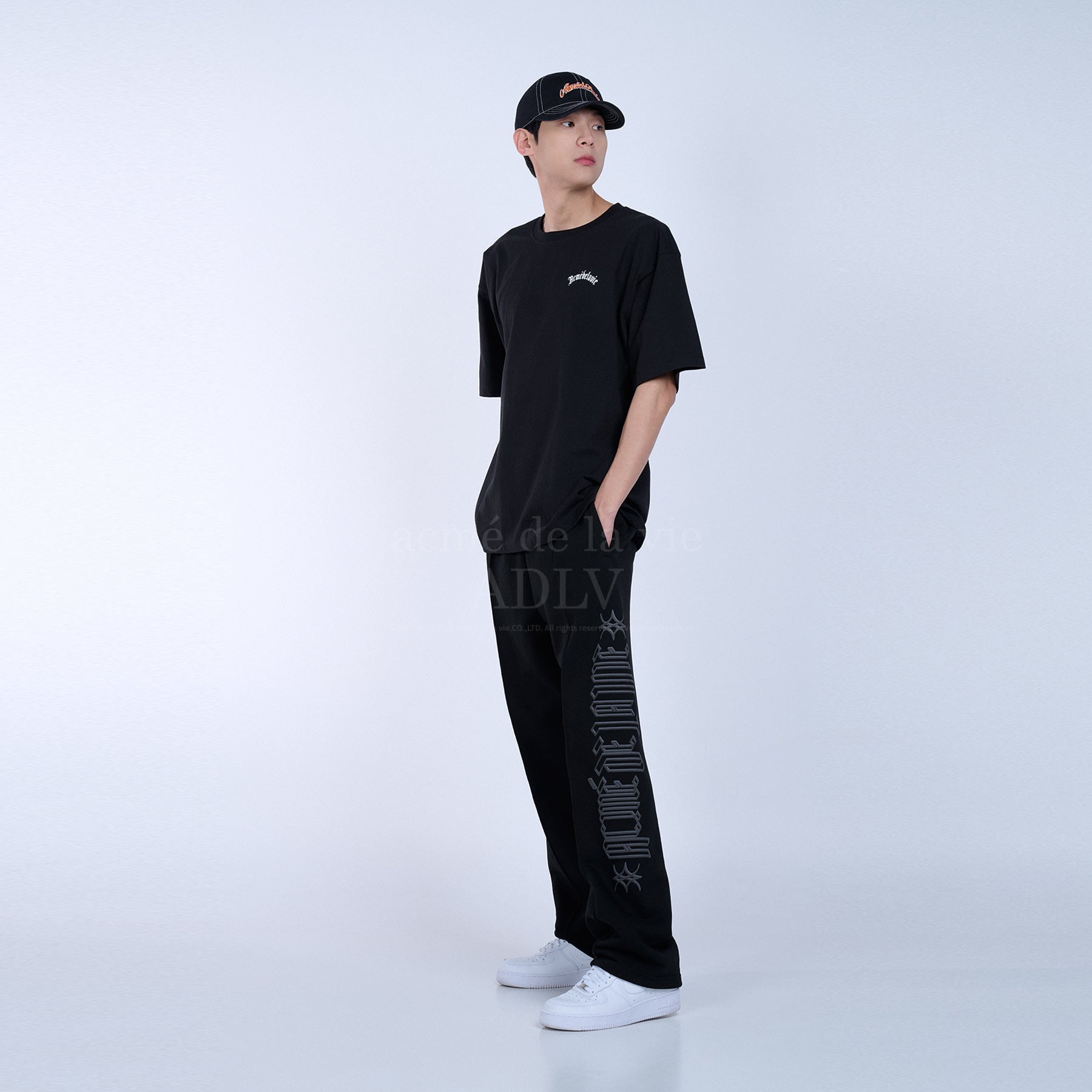 【IN STOCK】ADLV GOLD CHAIN BEAR DOLL SHORT SLEEVE T-SHIRT BLACK