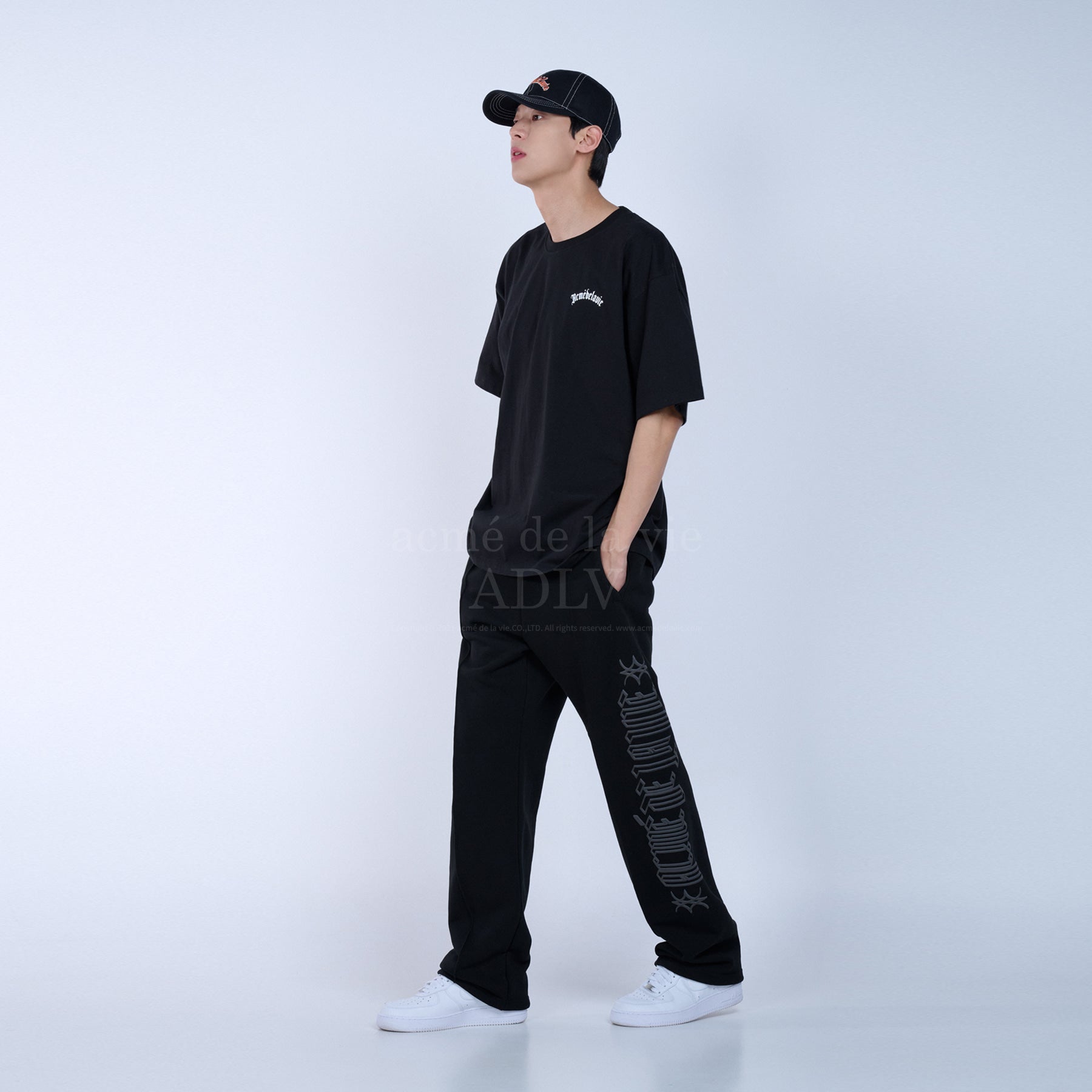 【IN STOCK】ADLV GOLD CHAIN BEAR DOLL SHORT SLEEVE T-SHIRT BLACK