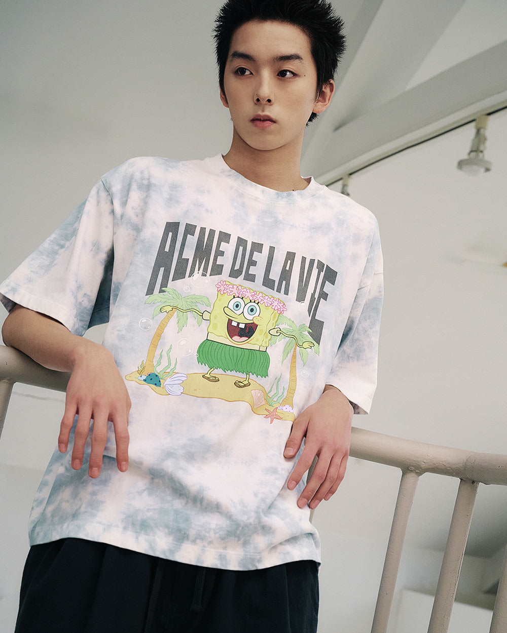 ADLV HULA DANCE SPONGEBOB SHORT SLEEVE T-SHIRT CHARCOAL
