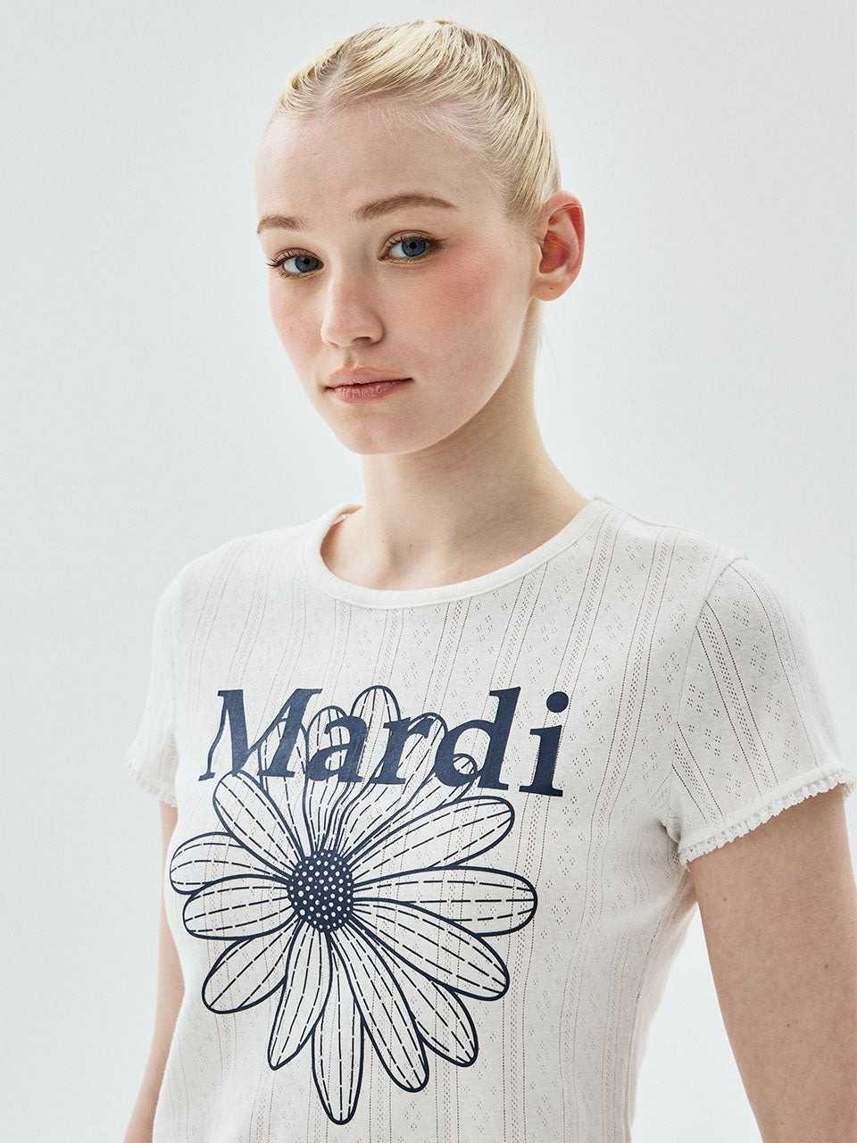 MARDI SLIM FIT TOP EYELET FLOWERMARDI_IVORY NAVY