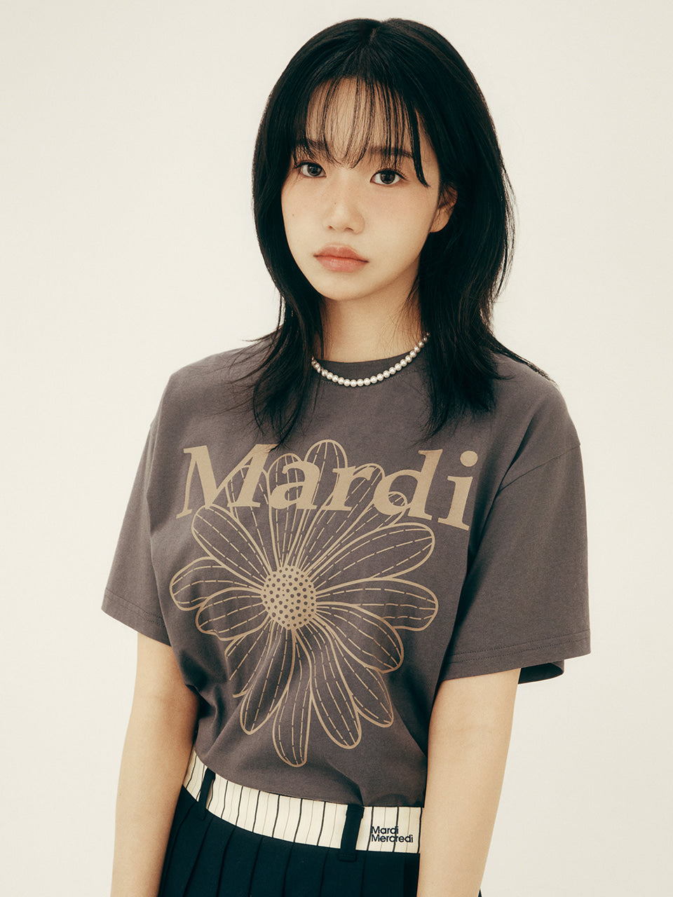 MARDI TSHIRT FLOWERMARDI_CHARCOAL TAUPE